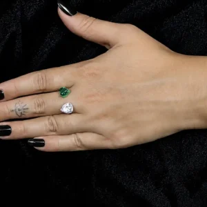 Green heart ring