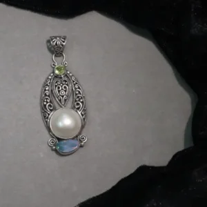 Peridot & Pearl Pendant
